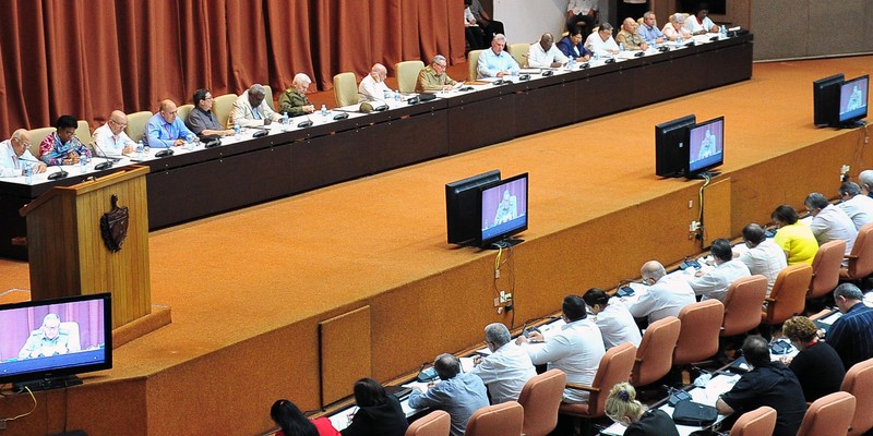 Reunión con los presidentes de las asambleas provinciales y municipales del Poder Popular