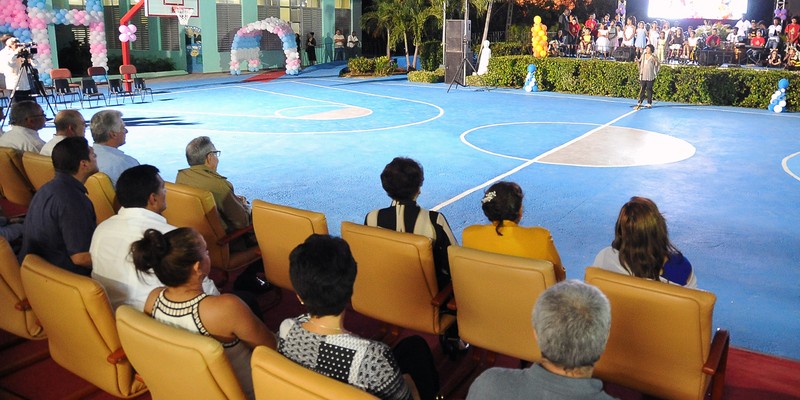Asisten Raúl y Díaz-Canel a fiesta de quince en la escuela especial “Solidaridad con Panamá”