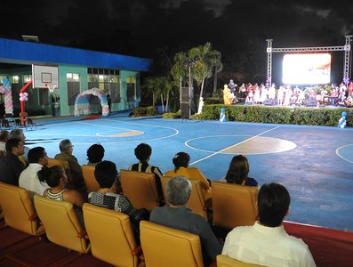 Asisten Raúl y Díaz-Canel a fiesta de quince en la escuela especial “Solidaridad con Panamá”