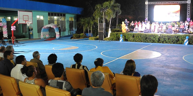 Asisten Raúl y Díaz-Canel a fiesta de quince en la escuela especial “Solidaridad con Panamá”