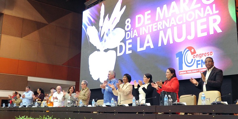 Clausura X Congreso de la FMC