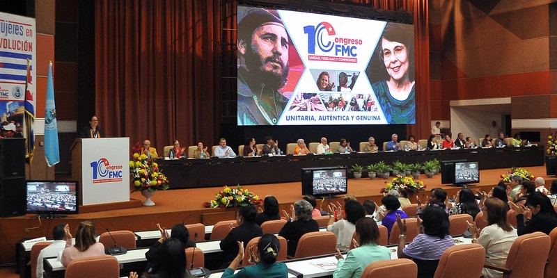 Clausura X Congreso de la FMC