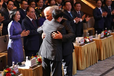 Presidente Díaz-Canel en Vietnam 60