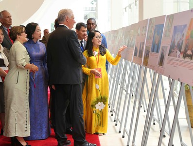 Presidente Díaz-Canel en Vietnam