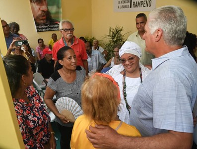 Visita Díaz-Canel dos lugares de La Habana hechos con amor