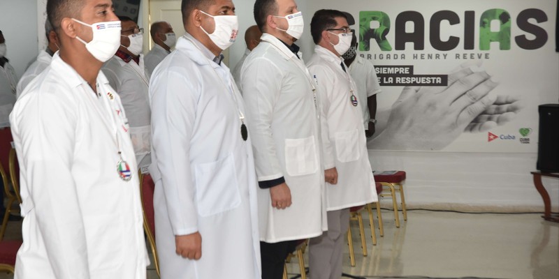 Encuentro del Presidente de la República de Cuba con los miembros de la 