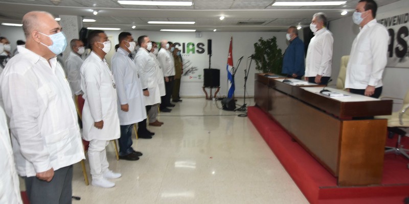Encuentro del Presidente de la República de Cuba con los miembros de la 
