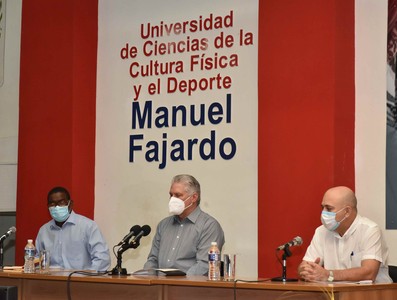 Recorrido del Presidente Díaz-Canel por la Universidad de Ciencias de la Cultura Física y el Deporte 
