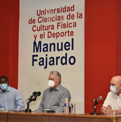 Recorrido del Presidente Díaz-Canel por la Universidad de Ciencias de la Cultura Física y el Deporte 