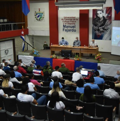 Recorrido del Presidente Díaz-Canel por la Universidad de Ciencias de la Cultura Física y el Deporte 