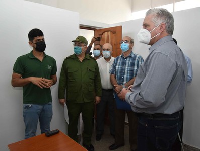 Recorrido del Presidente Díaz-Canel por la Universidad de Ciencias de la Cultura Física y el Deporte 