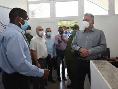 Recorrido del Presidente Díaz-Canel por la Universidad de Ciencias de la Cultura Física y el Deporte 