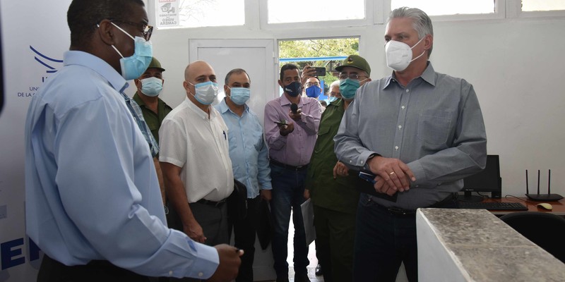 Recorrido del Presidente Díaz-Canel por la Universidad de Ciencias de la Cultura Física y el Deporte 