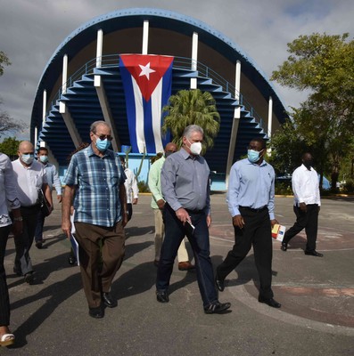 Recorrido del Presidente Díaz-Canel por la Universidad de Ciencias de la Cultura Física y el Deporte 