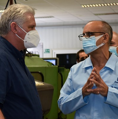 Visita del Presidente Miguel Díaz-Canel a INMUNOENSAYO. 30 de marzo 2021     Fotos: Estudios Revolución