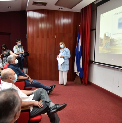 Visita del Presidente Miguel Díaz-Canel a INMUNOENSAYO. 30 de marzo 2021     Fotos: Estudios Revolución