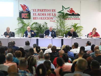 Quitar lastres al pensamiento, y desatar todas las fuerzas de crear