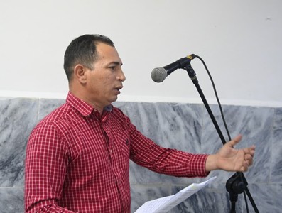 Quitar lastres al pensamiento, y desatar todas las fuerzas de crear