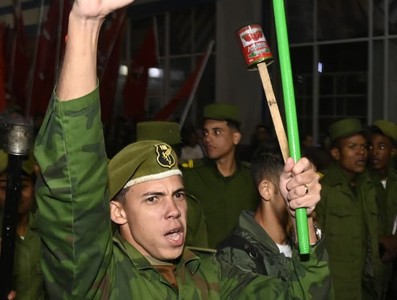 Antorchas encendidas para Martí, en el centenario de Fidel