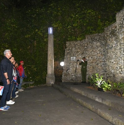 Antorchas encendidas para Martí, en el centenario de Fidel