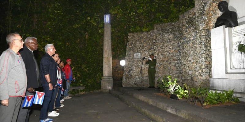 Antorchas encendidas para Martí, en el centenario de Fidel