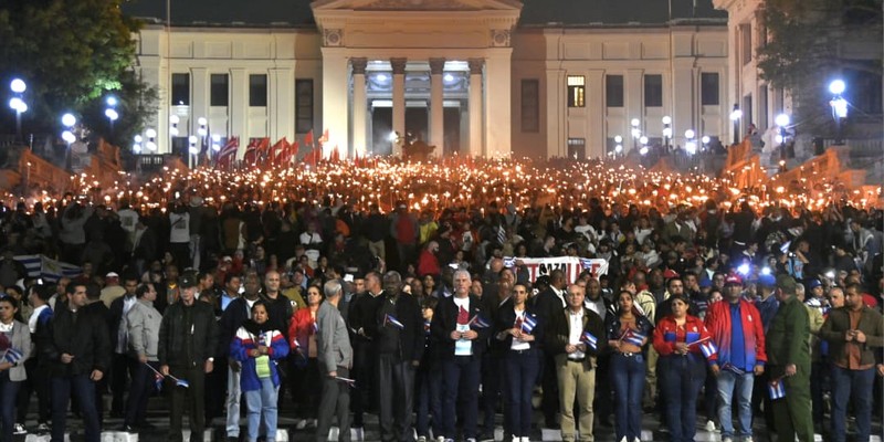 Antorchas encendidas para Martí, en el centenario de Fidel