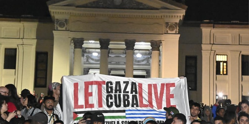 Antorchas encendidas para Martí, en el centenario de Fidel