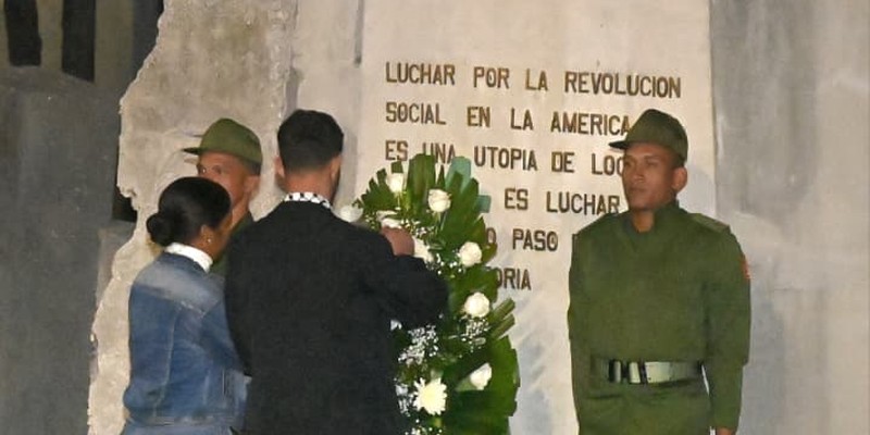 Antorchas encendidas para Martí, en el centenario de Fidel