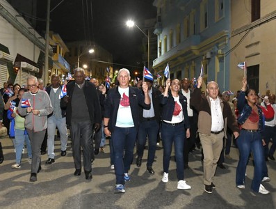 Antorchas encendidas para Martí, en el centenario de Fidel