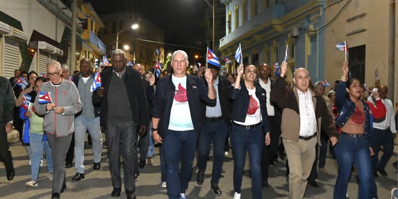 Antorchas encendidas para Martí, en el centenario de Fidel