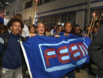 Antorchas encendidas para Martí, en el centenario de Fidel
