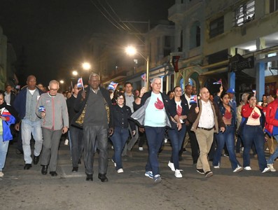 Antorchas encendidas para Martí, en el centenario de Fidel