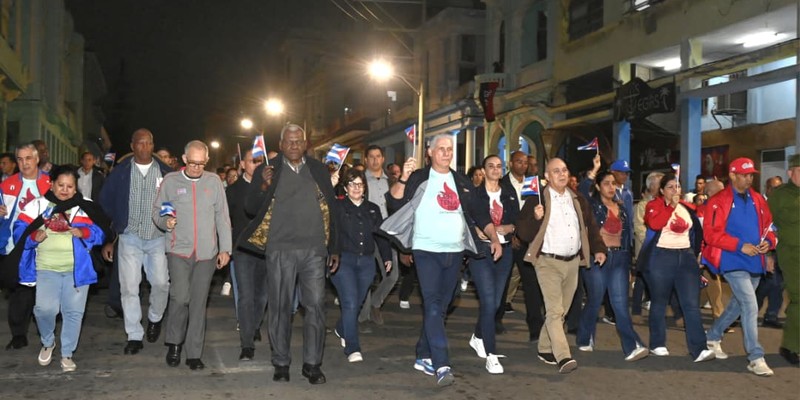 Antorchas encendidas para Martí, en el centenario de Fidel