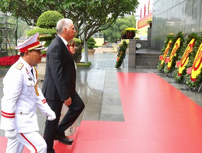 Presidente Díaz-Canel en Vietnam