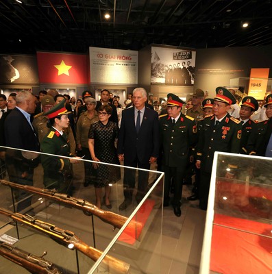 Presidente Díaz-Canel en Vietnam