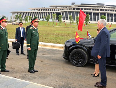 Presidente Díaz-Canel en Vietnam