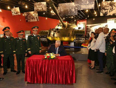 Presidente Díaz-Canel en Vietnam