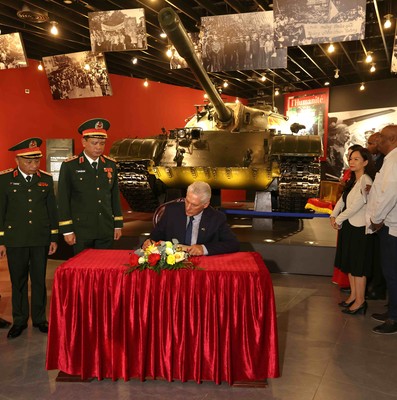 Presidente Díaz-Canel en Vietnam