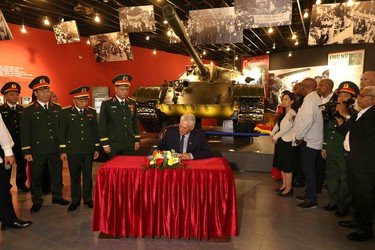 Presidente Díaz-Canel en Vietnam 117