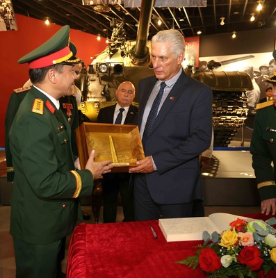 Presidente Díaz-Canel en Vietnam