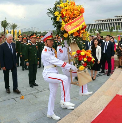 Presidente Díaz-Canel en Vietnam