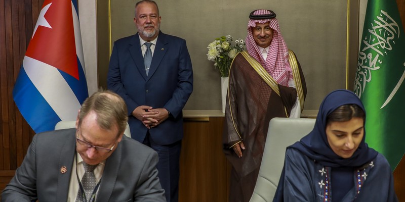 Primer Ministro Manuel Marrero Cruz visita el Reino de Arabia Saudita