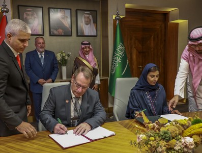 Primer Ministro Manuel Marrero Cruz visita el Reino de Arabia Saudita