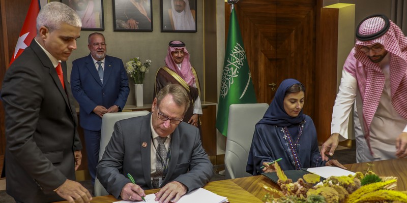 Primer Ministro Manuel Marrero Cruz visita el Reino de Arabia Saudita