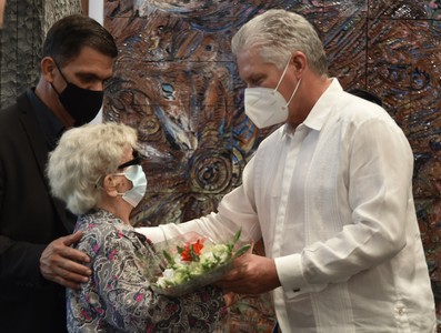 Recibe Graziella Pogolotti Jacobson la Orden 