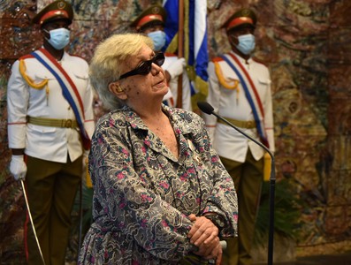 Recibe Graziella Pogolotti Jacobson la Orden 