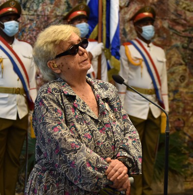 Recibe Graziella Pogolotti Jacobson la Orden 