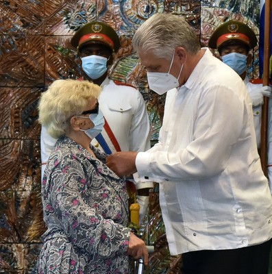 Recibe Graziella Pogolotti Jacobson la Orden 