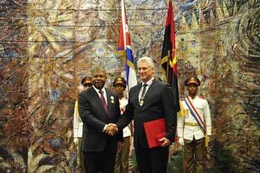 Imposición de la Orden José Martí al Presidente de Angola 7