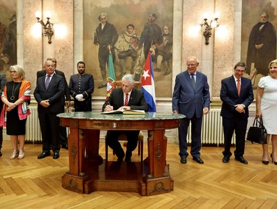 Visita oficial a la República Portuguesa
